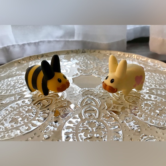Kidrobot | Toys | Lot 2 Kidrobot Bunnies Bumblebee Rabbit Valentine ...